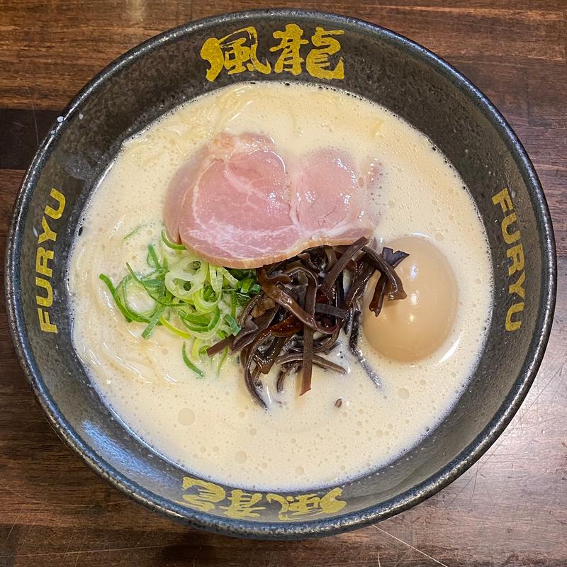 とんこつラーメン(とんこつラーメン 博多風龍 大宮東口駅前店)
