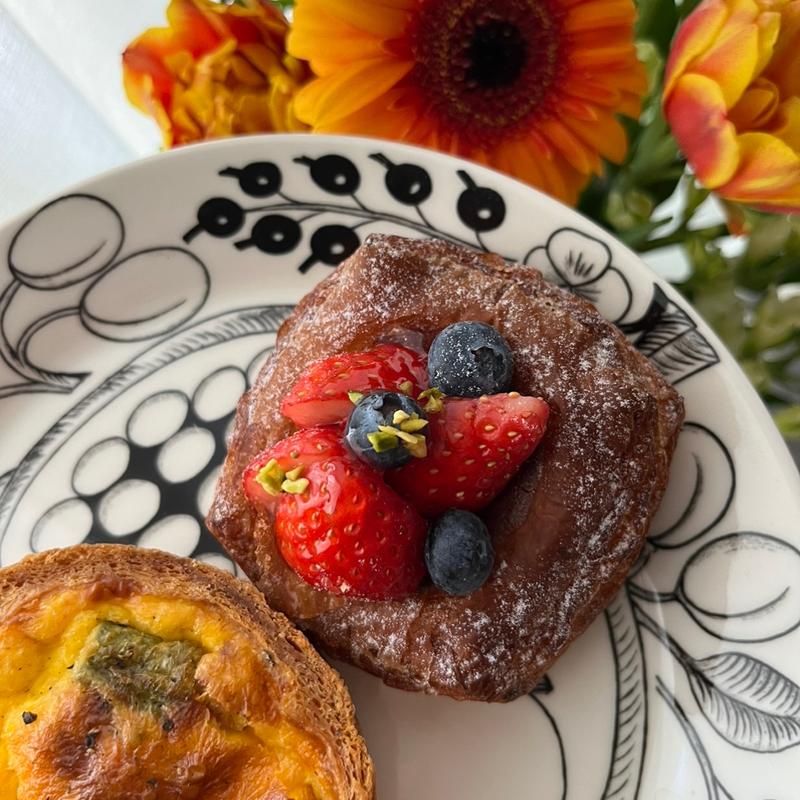 いちごデニッシュ(パンとエスプレッソとTAKANAWA GATEWAY)