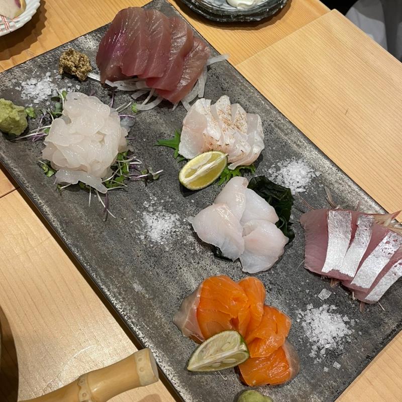 刺身盛り合わせ(二ぶん半)