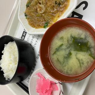 すずらん定食（豚肉しらたきのスタミナ炒め）(札幌市役所地下食堂)