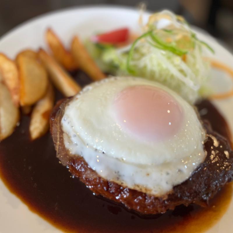 ハンバーグ　目玉焼きトッピング(キッチンデューク)