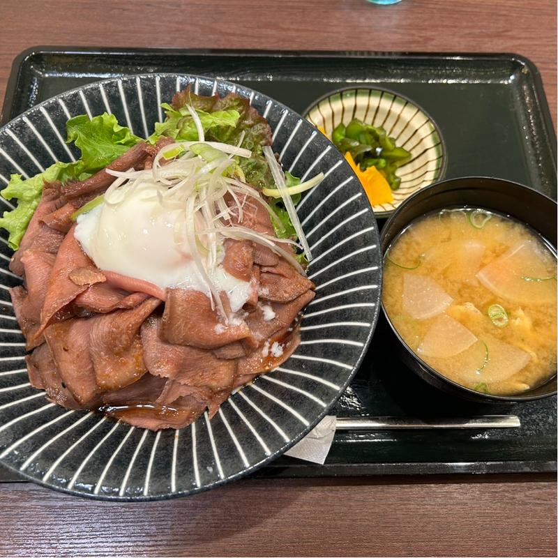 牛たんローストビーフ丼(たんとと和くら ニトリモール枚方店)