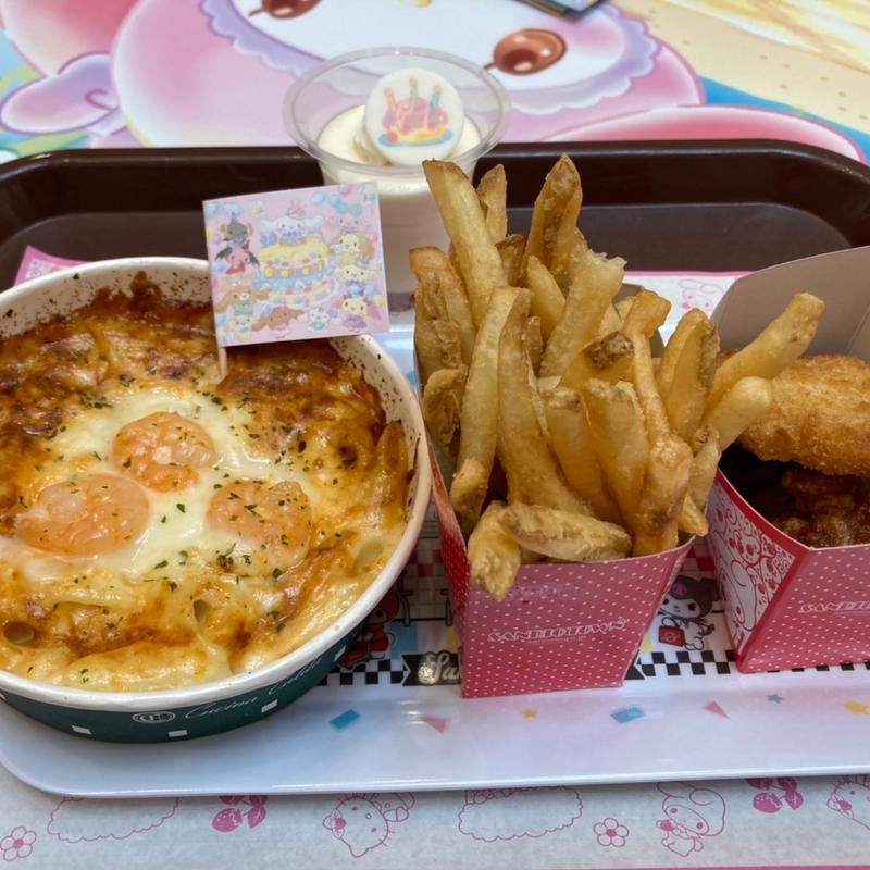 シナモンのえびグラタンコンビプレート (キャラクターフードコート)