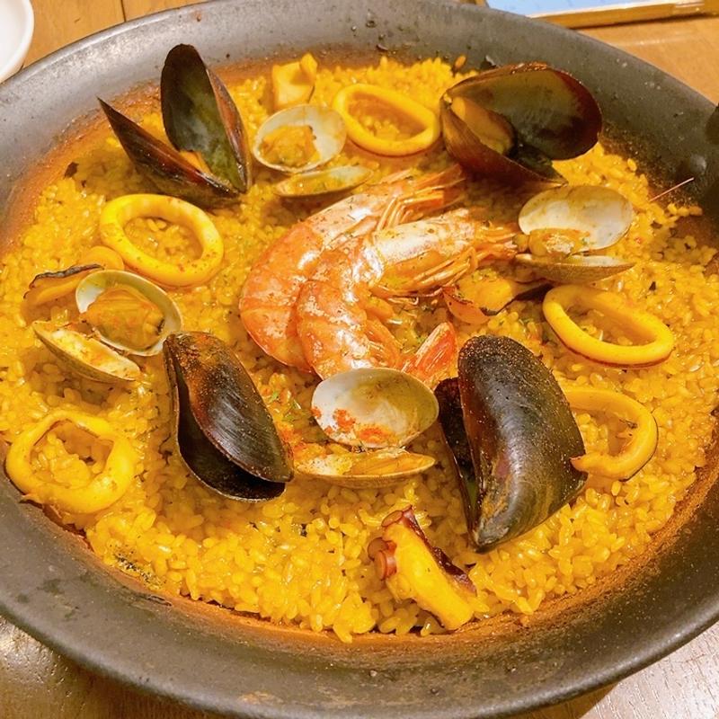 贅沢魚介のパエリア（2人前）(Tapas Kitchen by Massa)