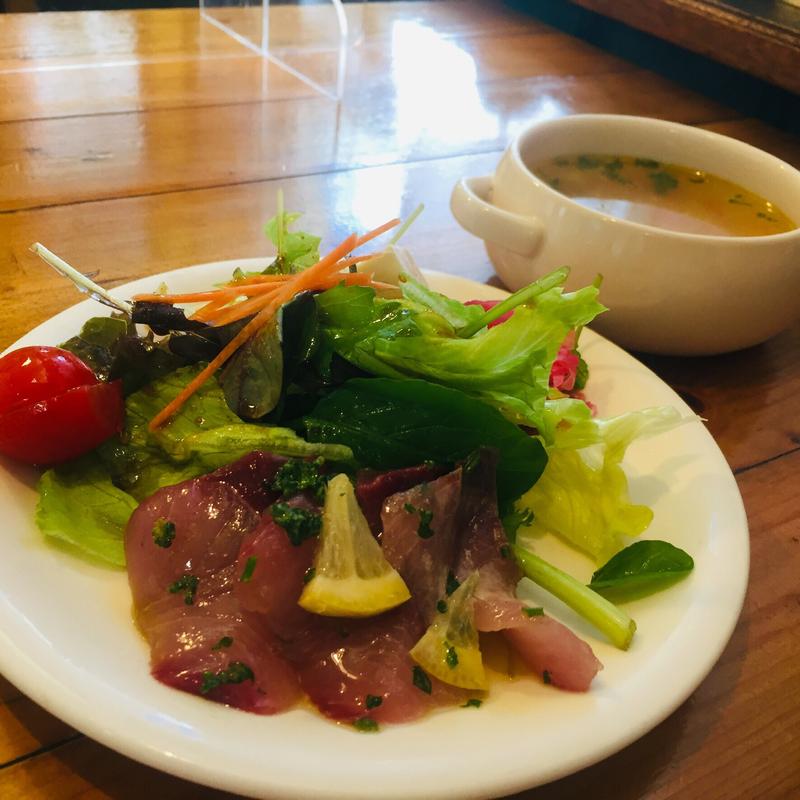 ブリのカルパッチョのサラダ仕立て, チキンと野菜のスープ (洋食屋 青空 （ヨウリョクヤ アオゾラ）)