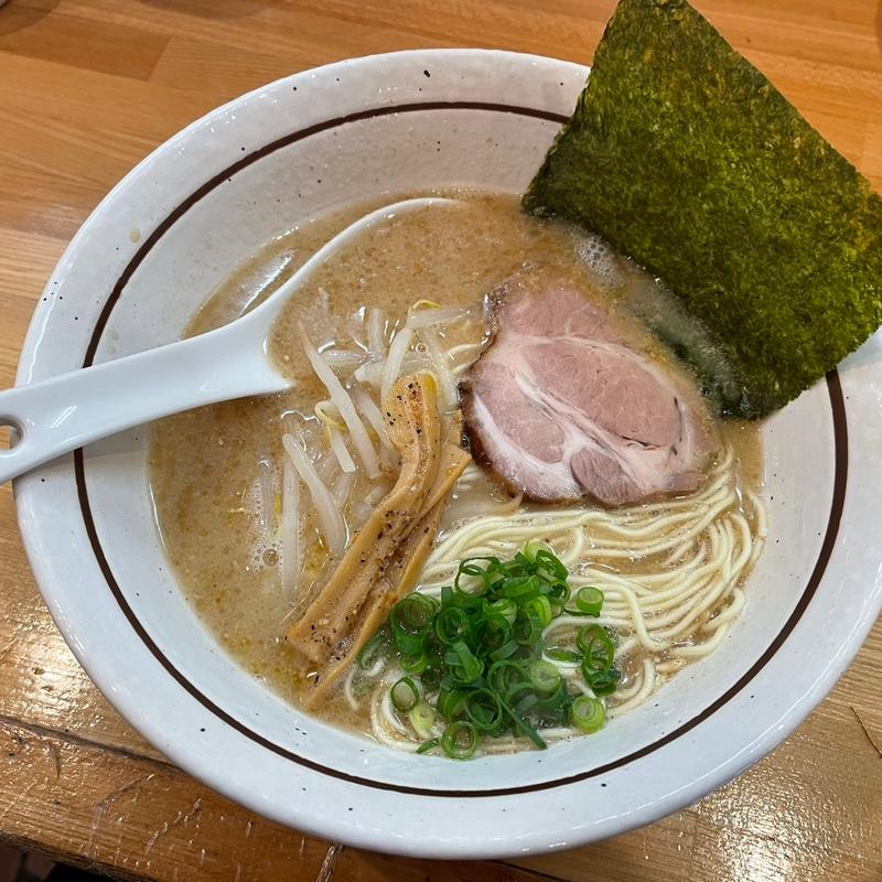 塩とんこつらーめん(麺屋 万年青(おもと))