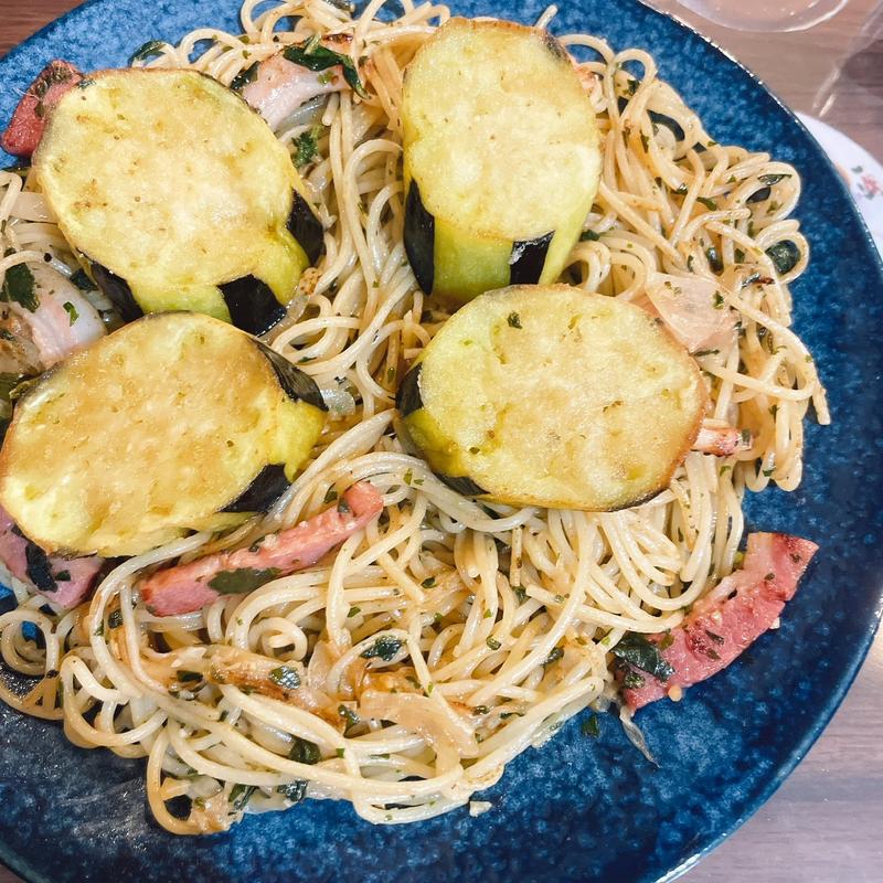 ナスとベーコンのパスタ(サムワン )
