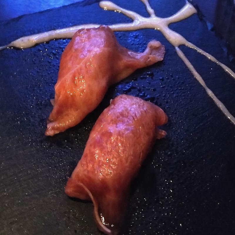 黒毛和牛肉寿司(Bar　BATTERY （バーバッテリー）)