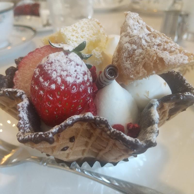 いちごパルフェ(チロル 鐘山店 )