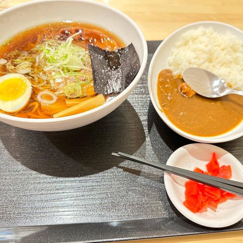 醤油ラーメンとミニカレー(平和島パーキングエリア（上り）スナックコーナー )