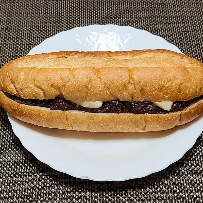 塩バターあんサンド(オイシイパンヤ)