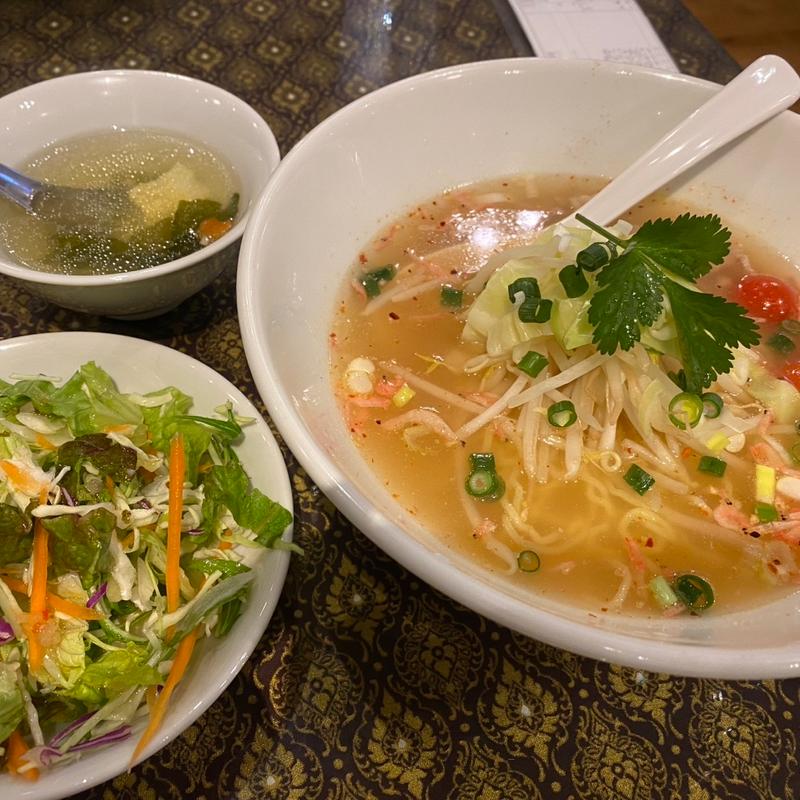 ランチビュッフェ　トマトチャーンノイ麺(スクンビット･ソイ 55)