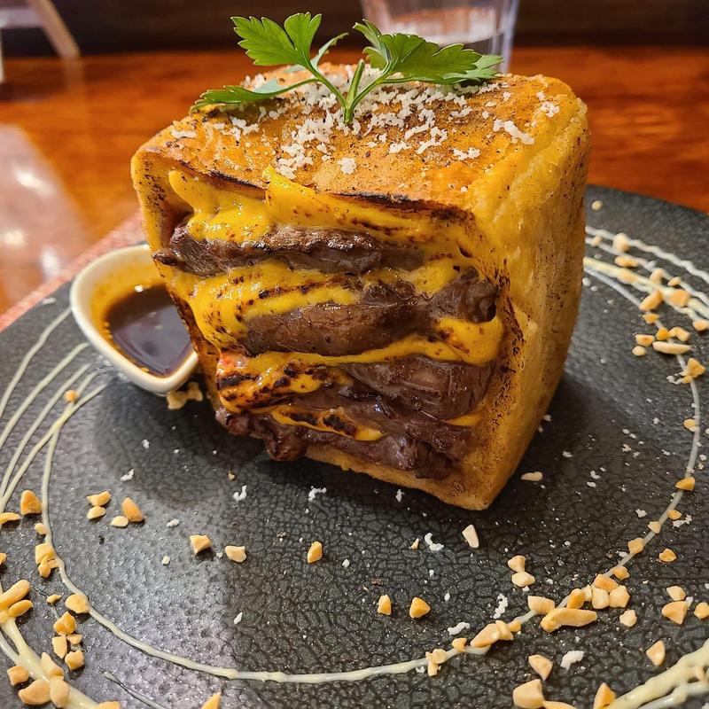 ダブルミルフィーユビーフトースト(コーヒー＆トースト)