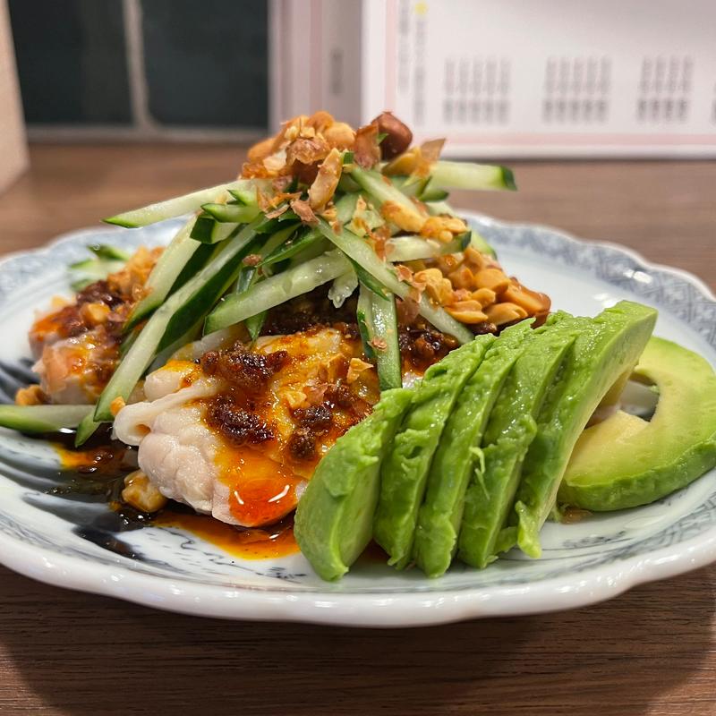 アボカドよだれ鶏(名古屋大酒場 だるまのカドッコ)