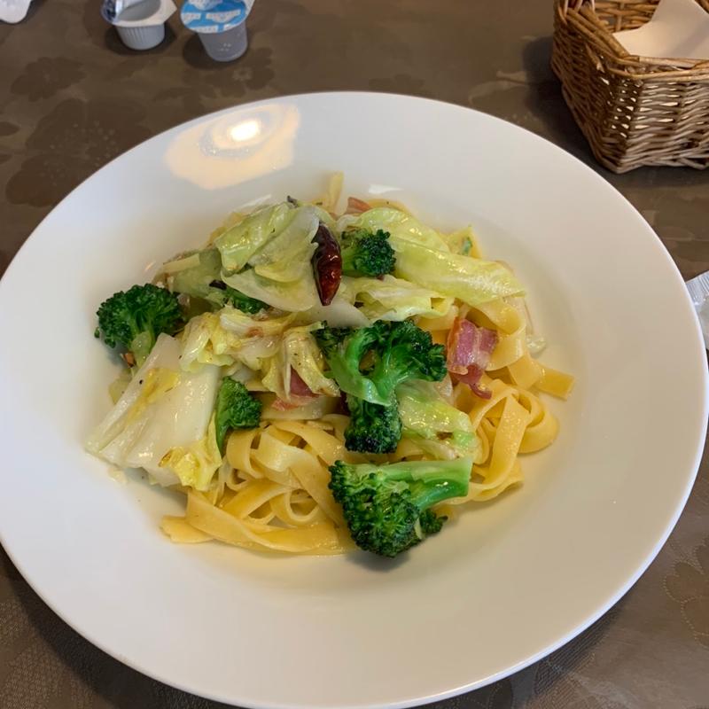 日替わりパスタ(平打ちパスタに変更)(ラ・ペコラネーラ)