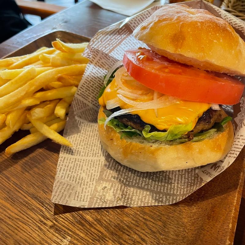 アロハスバーガー(ハワイアンカフェ ALOHAS（アロハス）| 深井/カフェ)