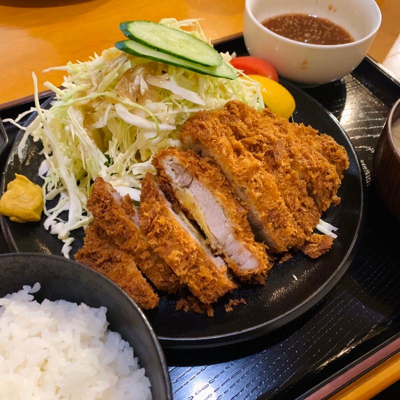 神威豚のロースとんかつ定食(洋食レストラン 自由亭 仲町台店)