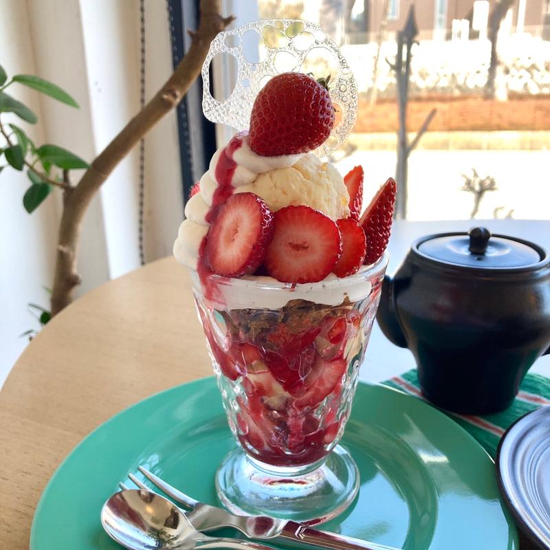 ベリーパフェ(カフェブラン)