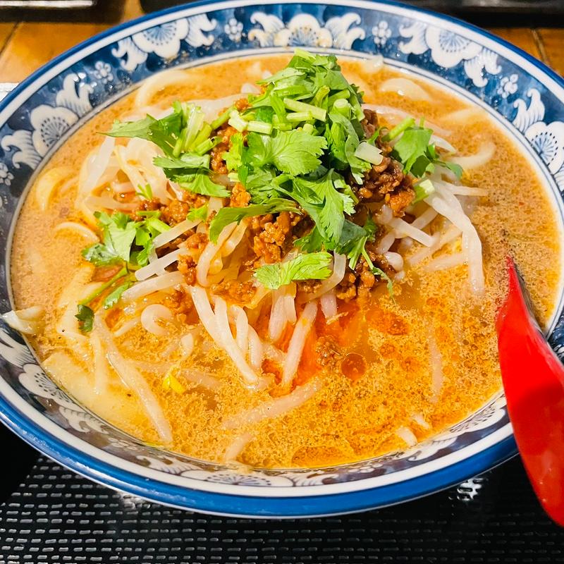 刀削担々麺(中華キッチン刀削麺 登龍閣)