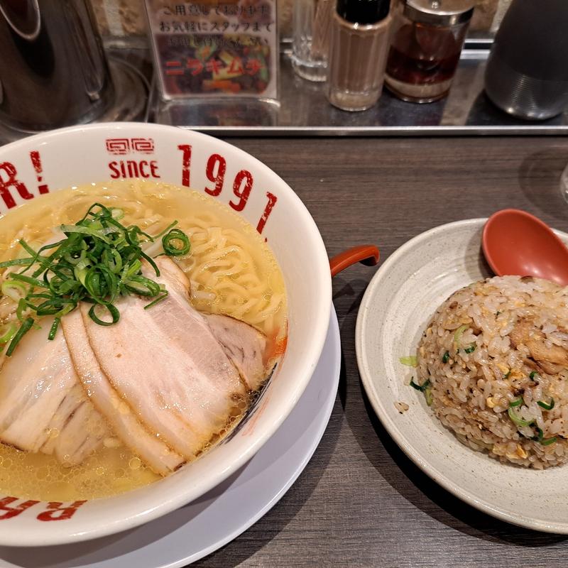 (宮っ子ラーメン あまがさきキューズモール店 （みやっこラーメン）)
