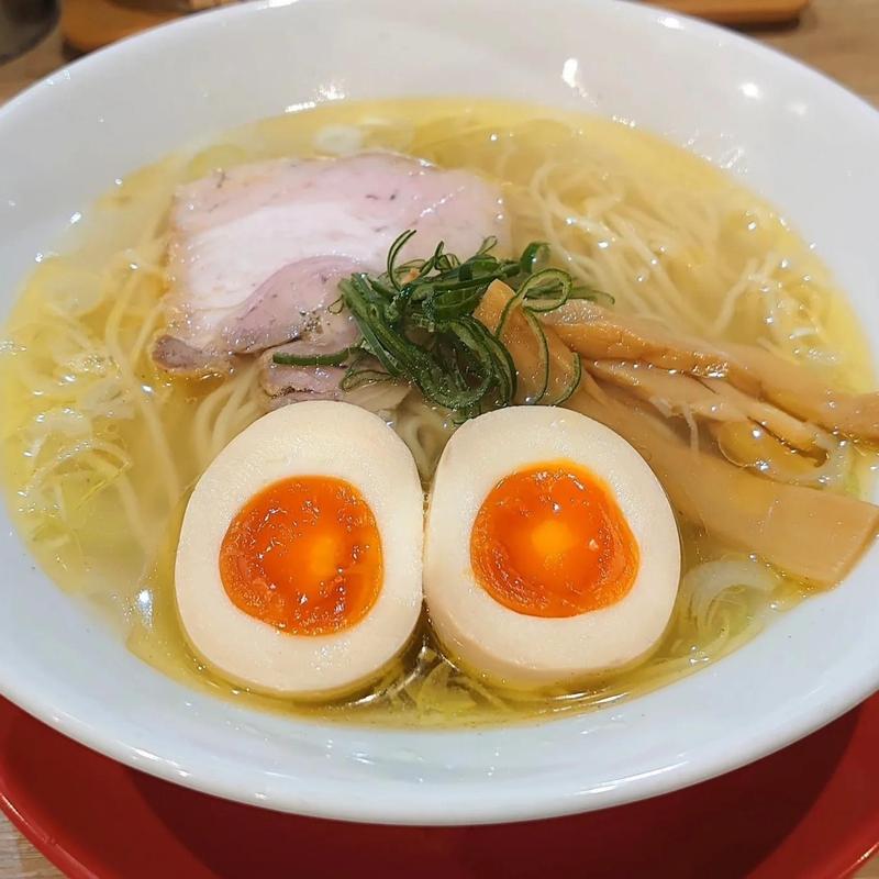 黄金の塩 味玉ラーメン(麺王道 勝 )