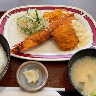 エビ・魚フライ定食(喫茶店 ロン)
