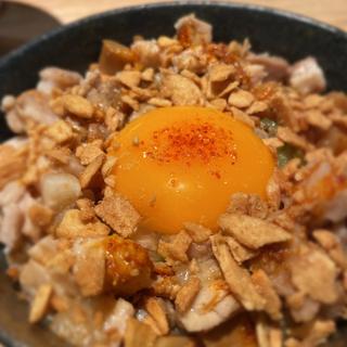 豚ご飯(ラー油ガーリック)(麺や兼虎 博多デイトス店)