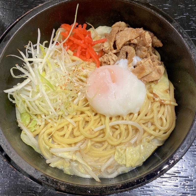 シロガネ(鉄鍋まぜ焼きそば 鐵 (くろがね))