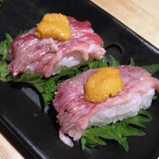 う肉寿司(個室居酒屋 もみじ咲 新横浜店)