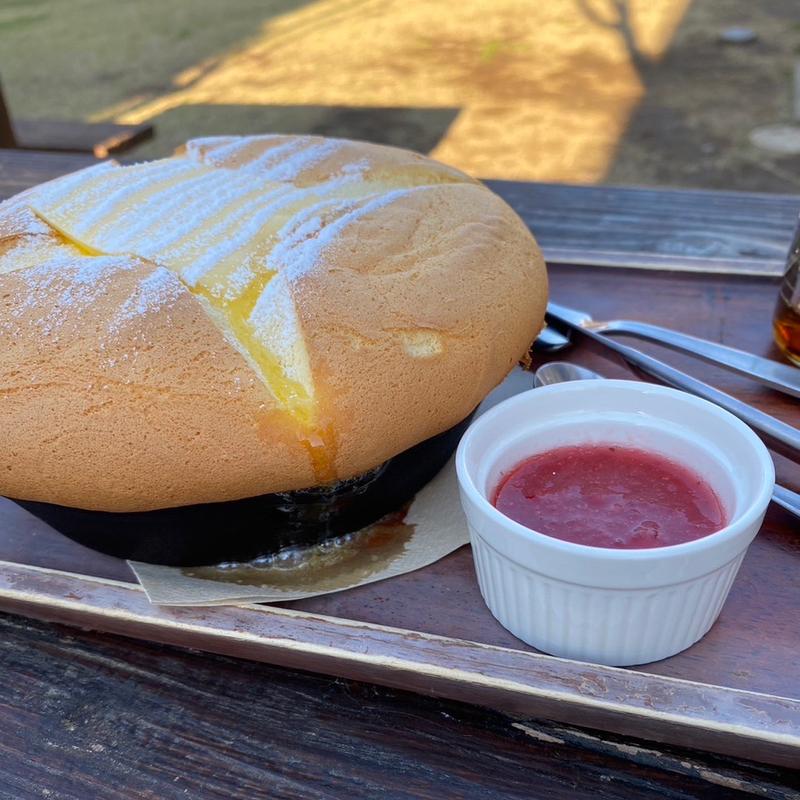 ぐりとぐらのカステラパンケーキ(コンマ コーヒー （COMMA COFFEE）)