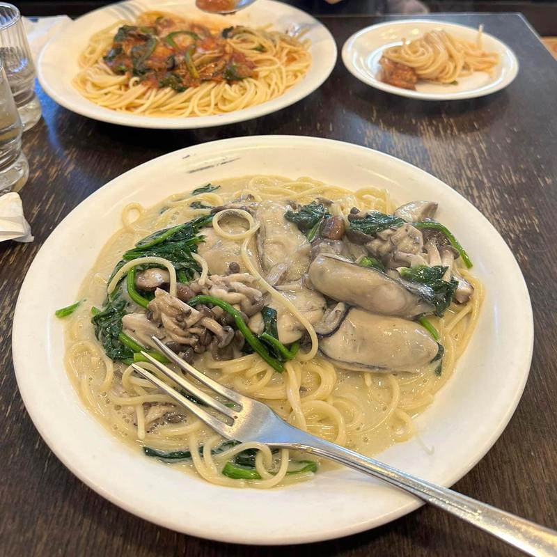 牡蠣とほうれん草のクリームパスタ(マイヨール )