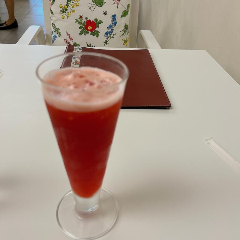 イチゴジュース(六花亭 札幌本店)