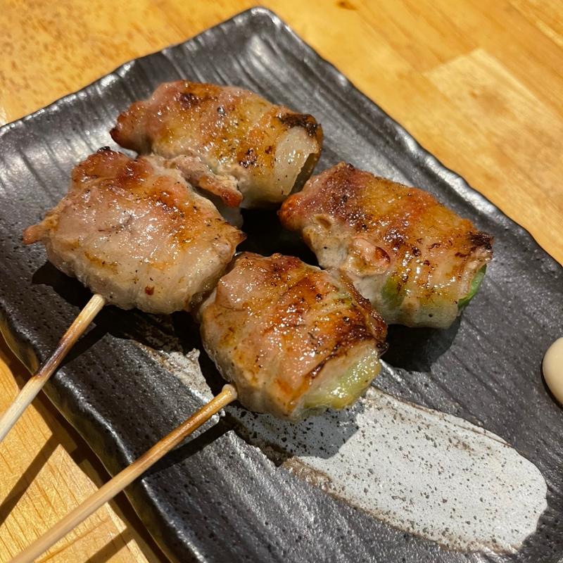 芽キャベツ豚肉巻き(居酒屋 華那 )