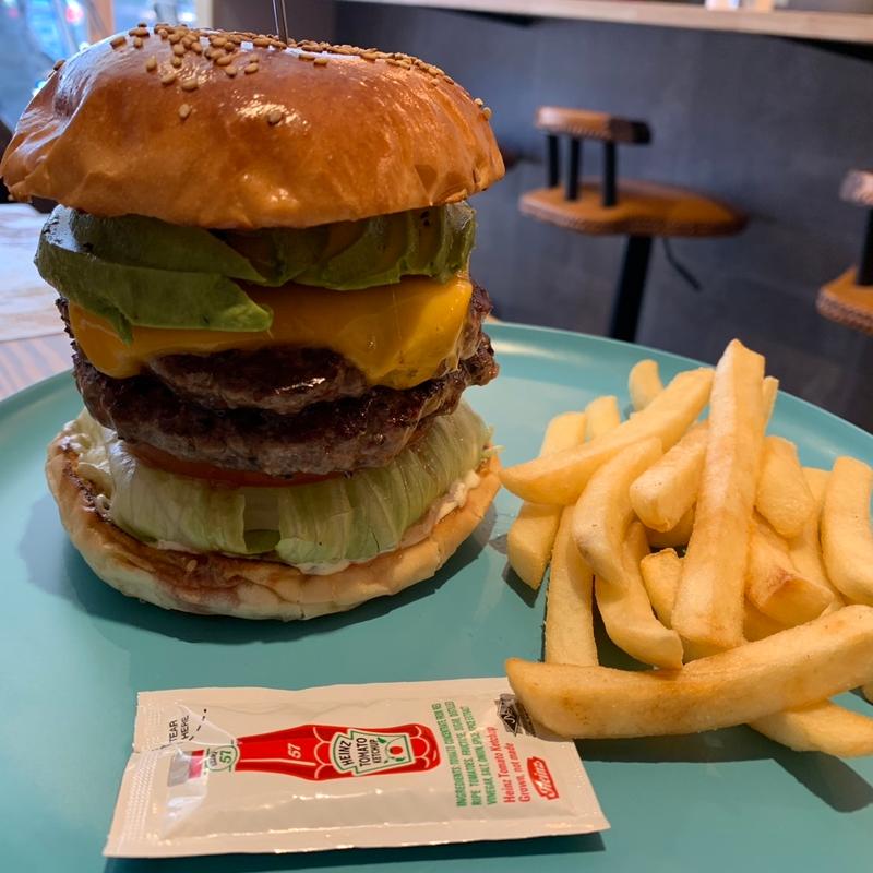 アボガドチーズバーガー(SEVENTH HEAVEN)