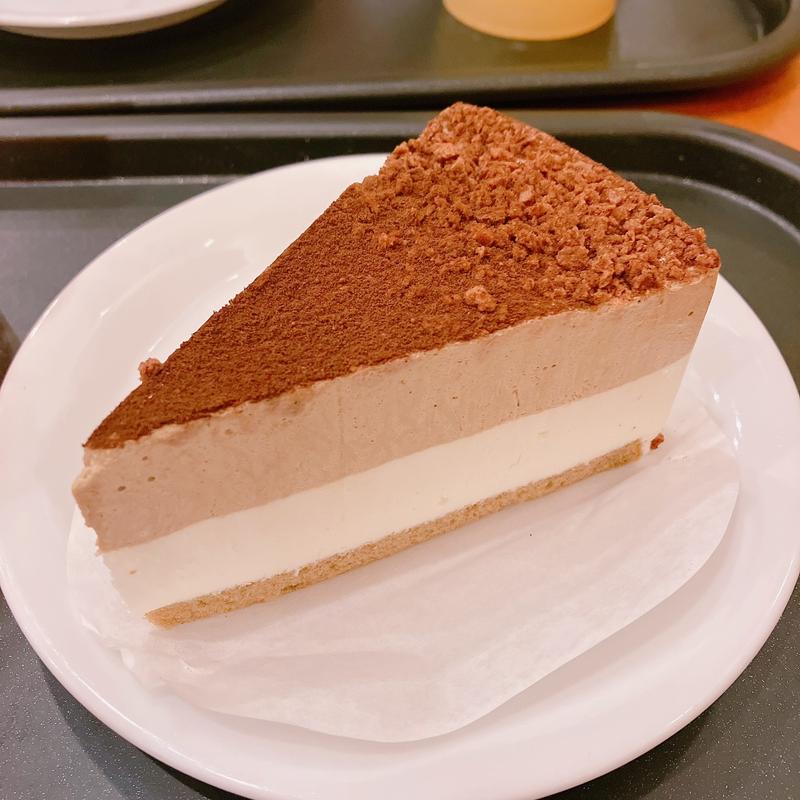 ダルゴナコーヒーケーキ(カフェ ベローチェ 新宿三丁目店 （CAFE VELOCE）)