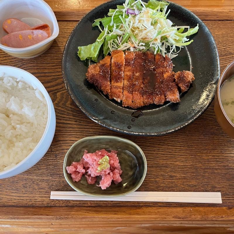 ロースカツ定食(一福 （ひとふく）)