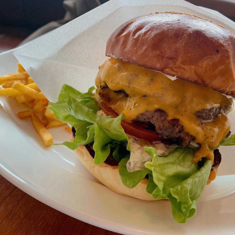 ダブルチーズバーガー(ゴールデンブラウン フクオカ(GOLDEN BROWN FUKUOKA))
