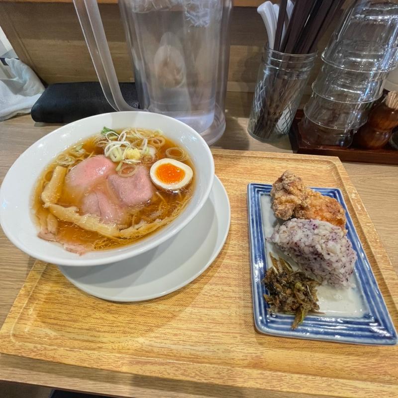醤油ラーメン(あっさり)＋唐揚げ1コ,おにぎりセット(麺屋TAMOTSU 南船場店)