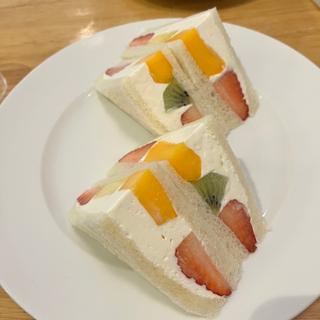 フルーツサンドイッチ