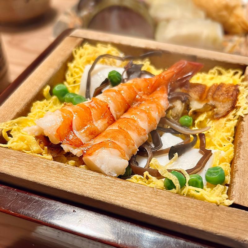 蒸し寿司(いづ重 （いづじゅう）)