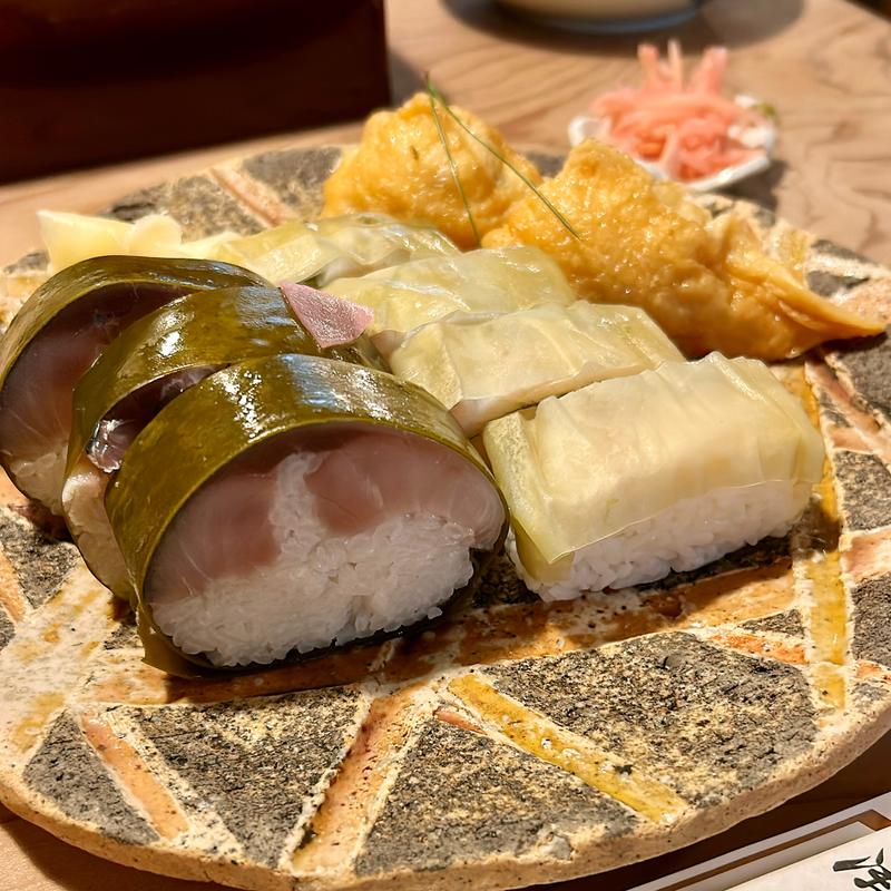 お寿司盛り合わせ(いづ重 （いづじゅう）)