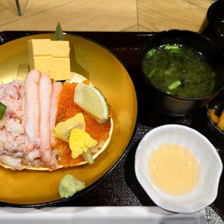 カニ面海鮮丼(ゆたか水産)