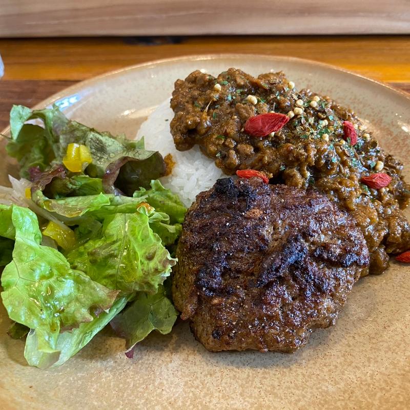 ラムカレー(太陽とひまわりとレオン)