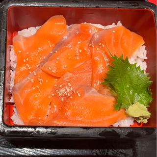 鮭鉄火丼(ユック 千歳空港ターミナルビル店)