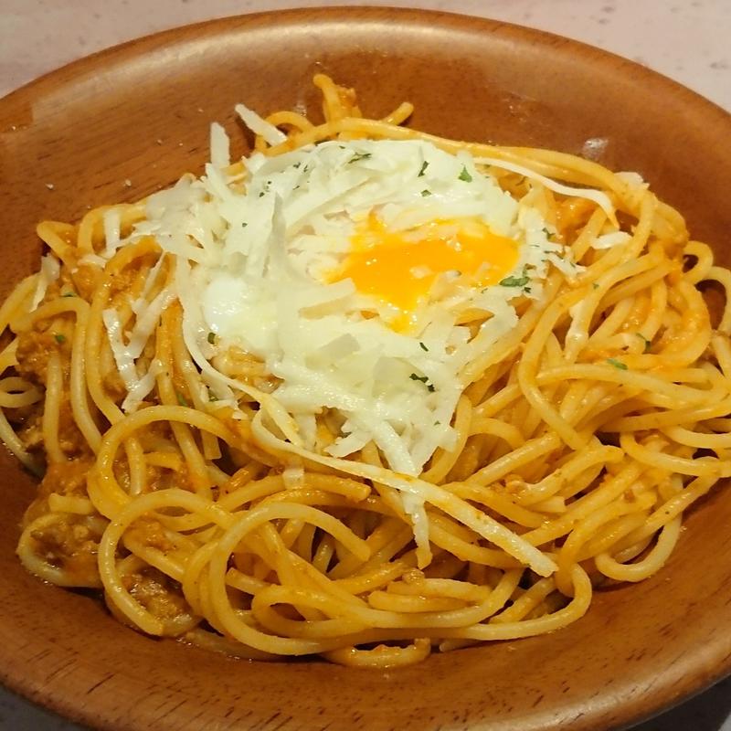 半熟卵のミートソースボロニア風(サイゼリヤ モザイクモール港北店)
