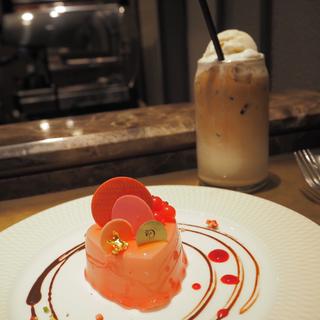 フラミンゴ(Pâtisserie & Chocolat Bar DEL’IMMO)