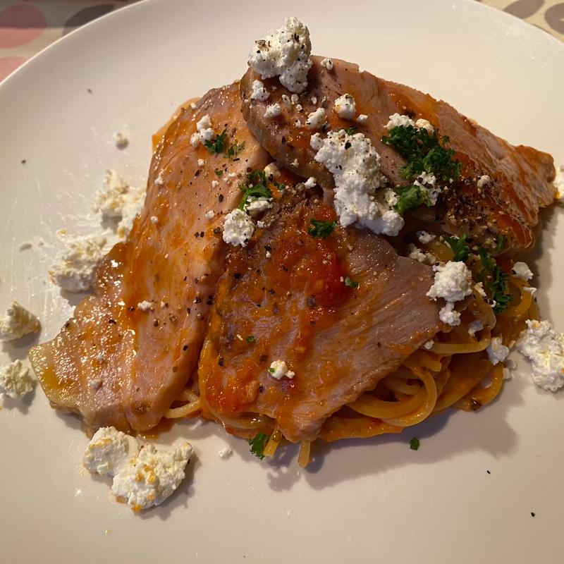 ハムとクリームチーズのトマトソース(まとい亭)