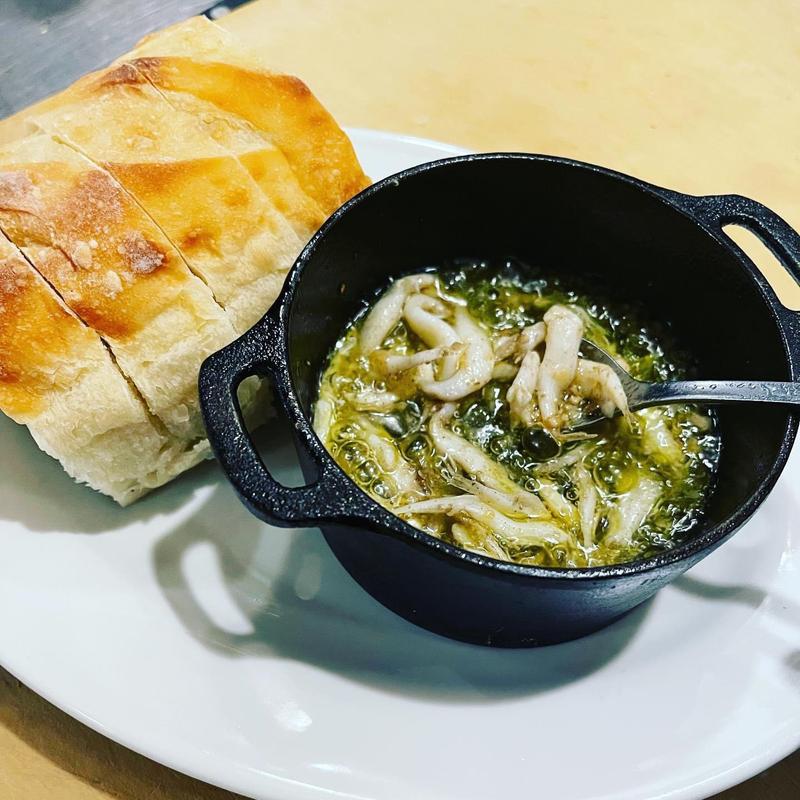 シラウオのアヒージョ(レストラン ボンジョリーナ 高円寺)