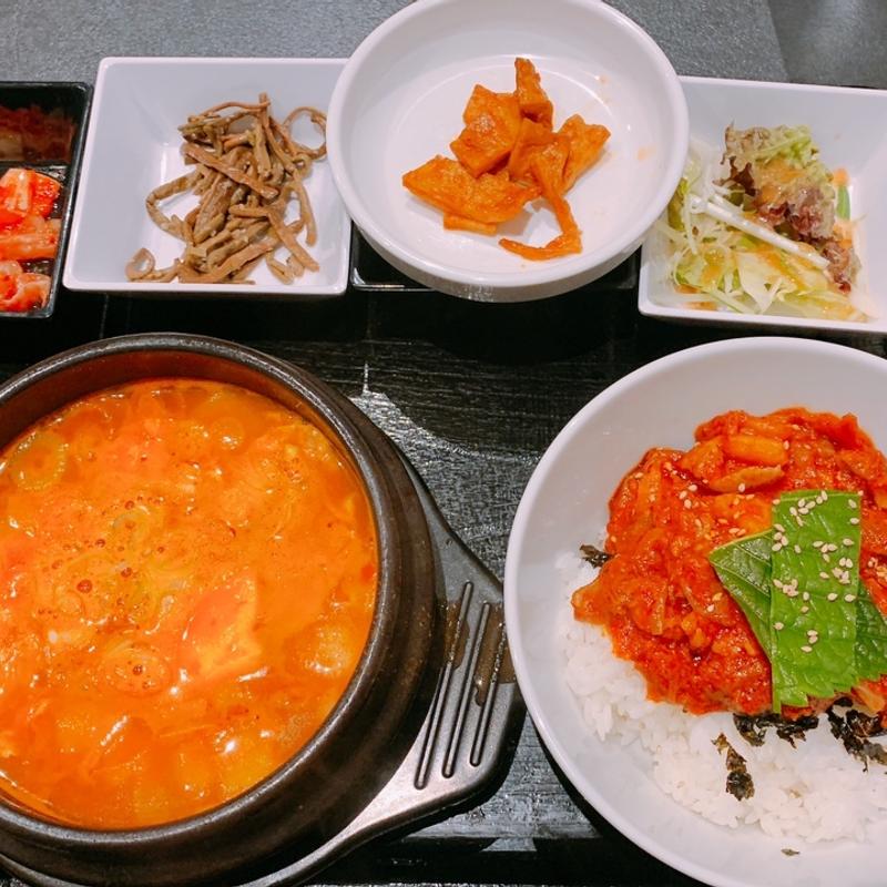 スンドゥブチゲとデジカルビ丼(長寿韓酒房 ダイバーシティ東京 プラザ店)