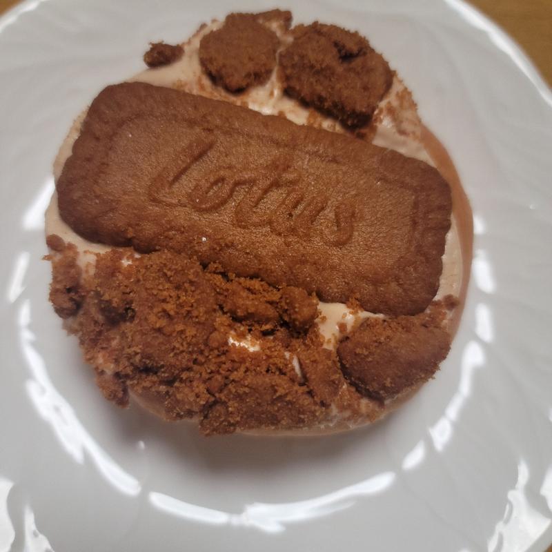 ロータス ビスコフ カラメル クリーム(クリスピークリームドーナツ)